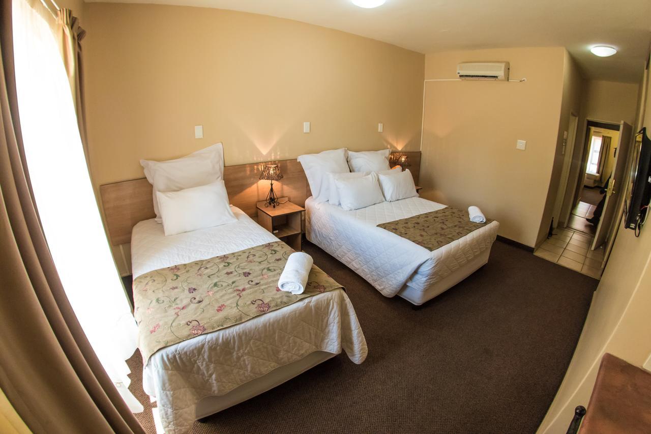 Airport Hotel Kimberley Exterior photo