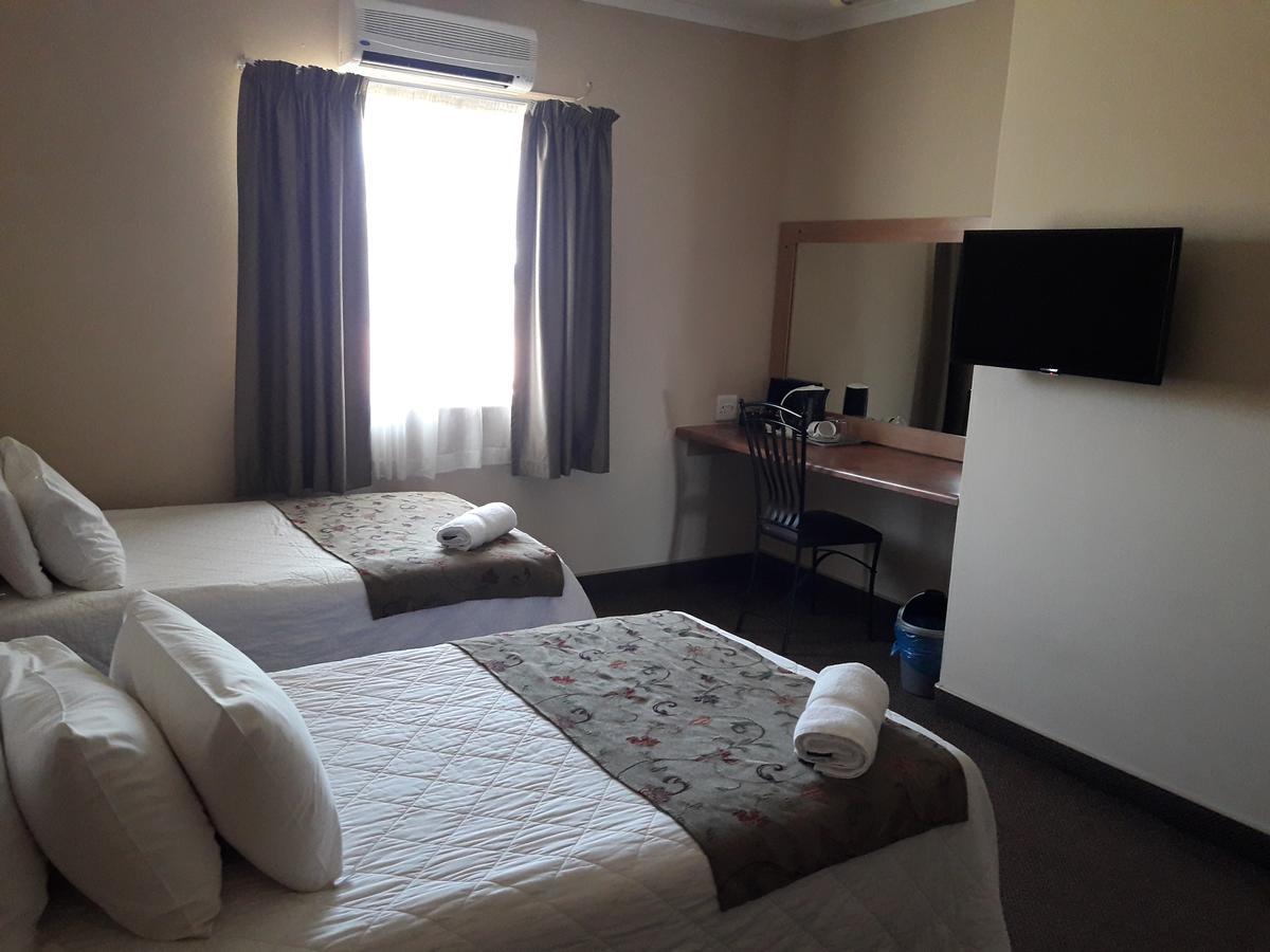 Airport Hotel Kimberley Exterior photo