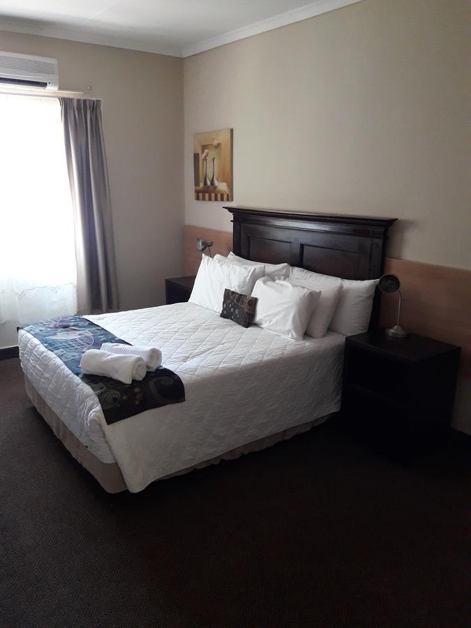 Airport Hotel Kimberley Exterior photo