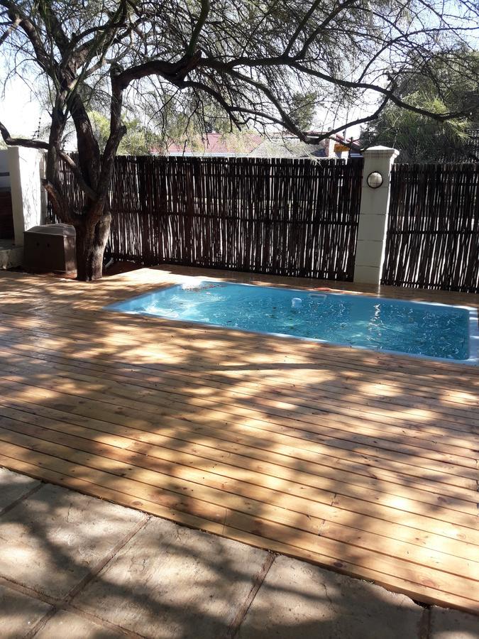 Airport Hotel Kimberley Exterior photo